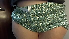 Suegra culona lets me touch she before leaving my mark