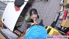 วัยรุ่น18+ ลักขโมย เลือกควยแทนที่จะเจอตำรวจไหม?