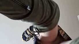 Vittu! Elza Koms hallitsee fetissijaloilla ja straponilla!