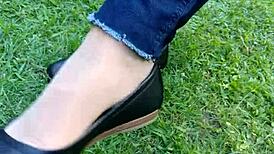 i love dipping my toes in tan nylons and flats