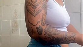 I want caresses on my big pussy while flashing outdoors