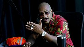 Hey, wanna see Nego Catra’s wild first film with public handjob tips?