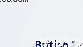 18letá pornstar dostane creampie v cosplay uniformě!