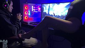 Wife competes with Spider-Man 2 in hardcore action! 😏