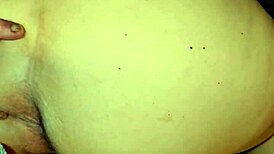 boldly playing with pregnant milf's big ass