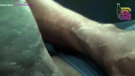 Quase Que Corno Policial Vê Esposa Dando Dentro do Carro Para Pau Gigantesco