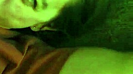 Sousedova manželka mě nechá mrdat krk a kundu