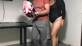 Lucky delivery guy with a curvy Mexican teen in heels! 🔥