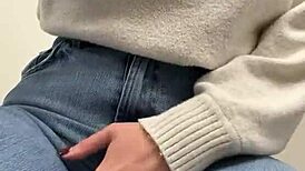 Quick orgasm in doctor's office 😏