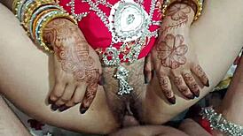 पेटाइट सिंडी शाइन और एशियन बीएफएफ एलिना क्रिस्टल प्यूसी ईटिंग ब्लिस शेयर करती हैं