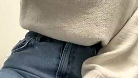 Quick orgasm in doctor's office 😏