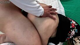 Escándalo familiar! My latina suegra milf seduces me behind my wife’s back, she’s so hot! 🔥