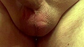 i show my flaccid cock in this homemade close-up