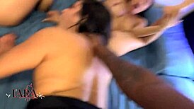 ninfetas safadas devoram o pau do neg�o para apagar a tes�o