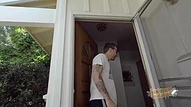 Negona linda Kahlista Stonem goza com garganta fodida fundo