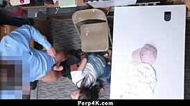 Mall guard stands firm against suspect in shop