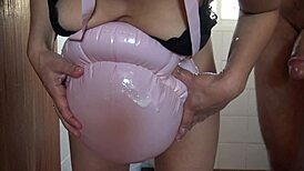 Я жажду извращенного туалетного секса с пасынком