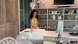 Thanks, stranger, for fixing my bike—got a pussy creampie as reward