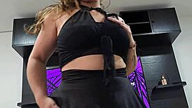 의붓누나 에로틱 댄스 큰 엉덩이 유혹