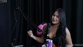 Gabriella Gushi and Tifany Rocha's bisexual swing adventures outdoors.