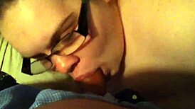 Tini 18+ lány őrülten élvezi a nagy faszt