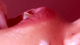 日本人妻がアップでフェラチオ、中出し 😍