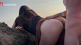 Sexo en la playa, a stranger begged me for public banging! 😜