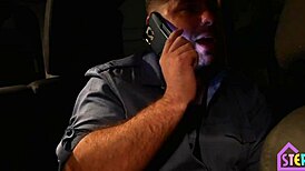 Zakázaný blowjob sa zmení na šúchanie s latinskou nevlastnou mamou