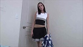 Paní dominuje femdom SPH, poníženie rohatého, inštrukcie na trhanie