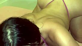 Handjob dan Blowjob dengan Banyak Semen