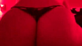 Brasileira housewife shares her mature daily life