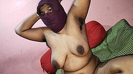 Inviterede min genert stedsøster til badet for hård knald