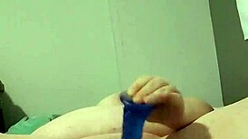 Main horny malam dengan dildo kongkek diri basah