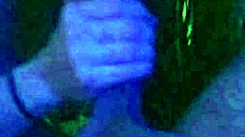 Малка 18+ сладка курва гълта хуй до дъно