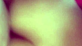 i morgenkåbe glider han pikken i min mund, jeg suger godt, rider ham hårdt, ups creampie 😏