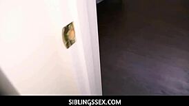 Brooke Bliss and Misty Little in Sibling Scenario