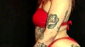 Iris Onusta shows off in public again