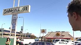 Suegra Alana Leigh doblada para culazo dilatado y follado