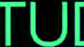 Britse blonde student verpleegster geëdged in ziekenhuis met machine