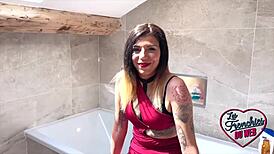 Gwen et Stella, deux coquines Françaises, toujours affamées d'un plan à quatre sauvage.