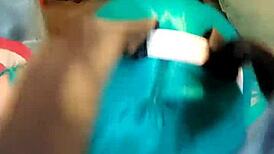 Sunt iepuraș obraznic călare pe shemale cu țâțe mari în cowgirl 😈