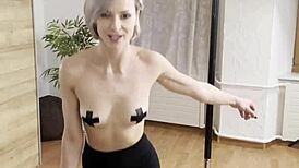 Miss Daisy Diamond Flexes Naked In Suggestive Power Pose