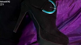 Glass pink introduces herself in casting interview