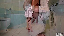 how do antonia sainz & foxxi black stuff pinks with toys?