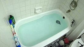 Candy cruise gags on cock in bathtub