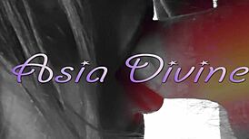 mi intrufolo in casa sua e aspetto che lo sconosciuto finisca di scoparla - asia divine