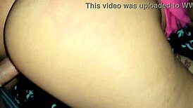 Le meto el dedo en el culo follando estas ricas nalgas punto de vista penetrando su coño mojado y estirado