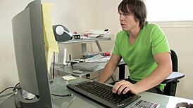 Selepas Sekolah, Pelacur Jewels West dengan Pussy Blonde Dicukur Ditebuk Keras.