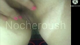 hej, ona se drka, pošlje, potem nagačiva rit in pičko?