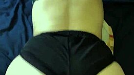 มือสมัครเล่นจริงอายุ 18 ปีที่มีก้นขาวสมบูรณ์โดนเย็ดในกางเกงขาสั้น